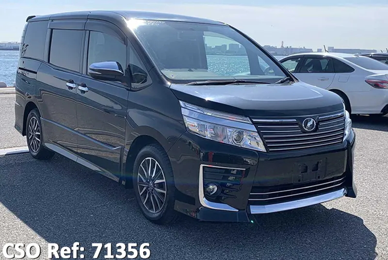 Toyota / Voxy 2015